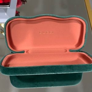 Authentic New Gucci Sunglasses Hard Case Green Emerald Velvet